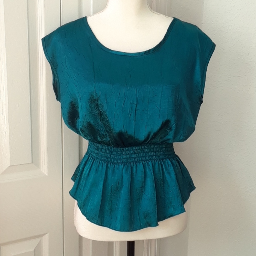Iz Byer Green Elastic Waist Blouse